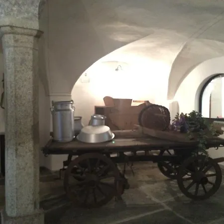 Osteria Del Centro Bed and Breakfast Brusio