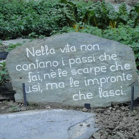 Osteria Del Centro فندق مبيت وإفطار Brusio